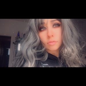 Meet your Posher, Cassandra